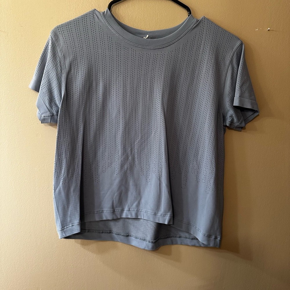Lululemon workout tee
